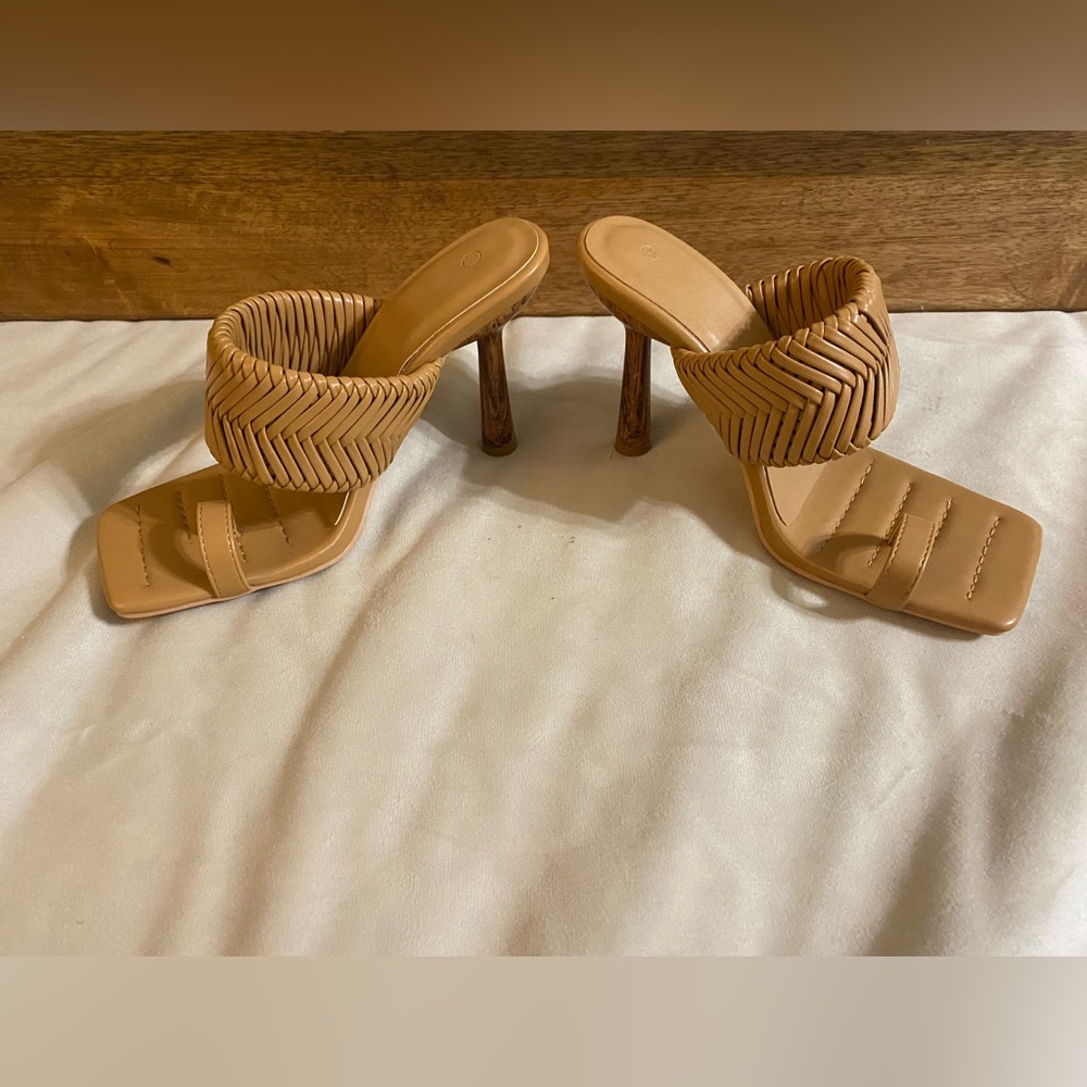 Brown heels 5.5